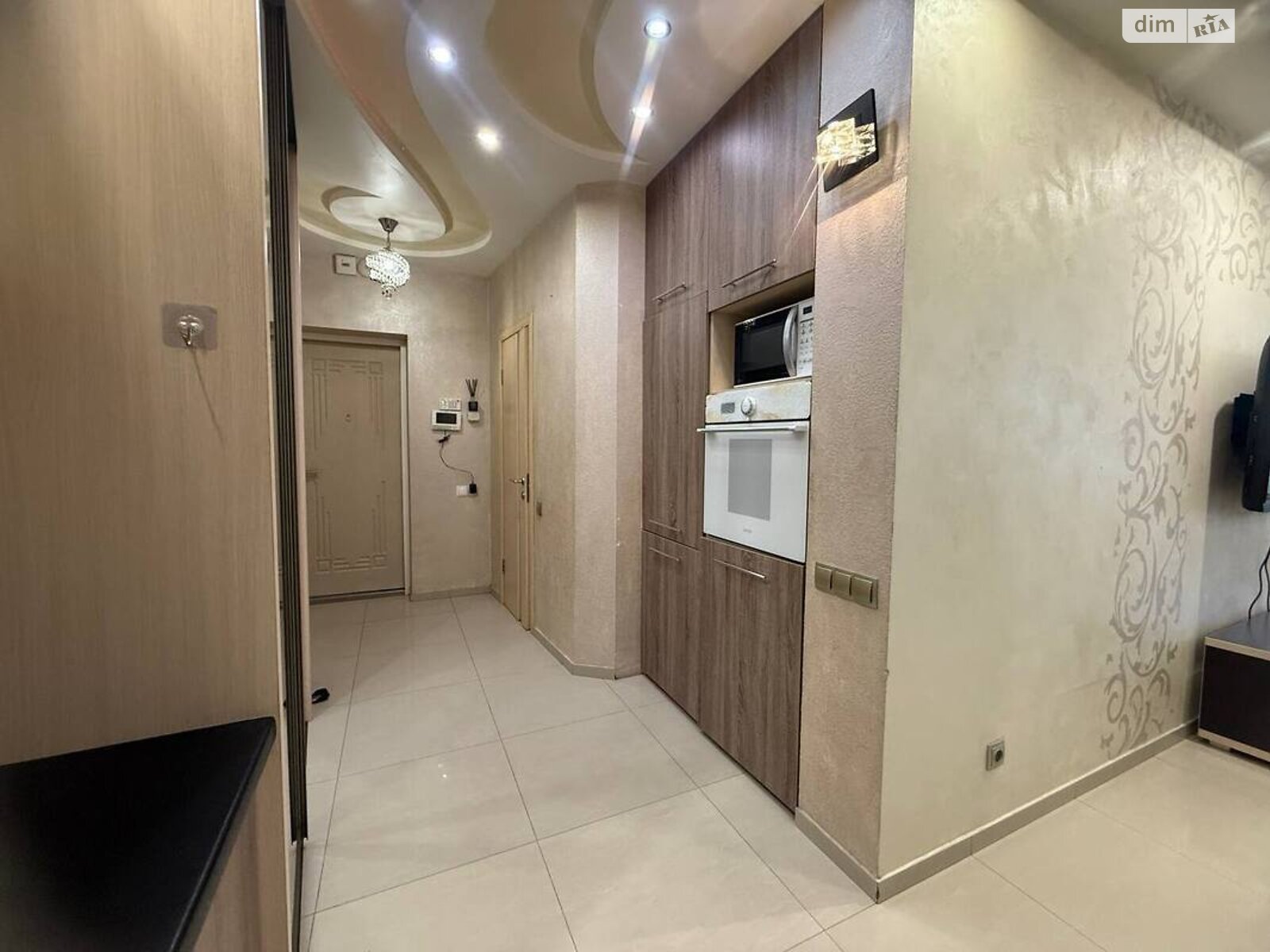 трехкомнатная квартира в Киеве, район Дарницкий, на ул. Княжий Затон 21 в аренду на долгий срок помесячно фото 1