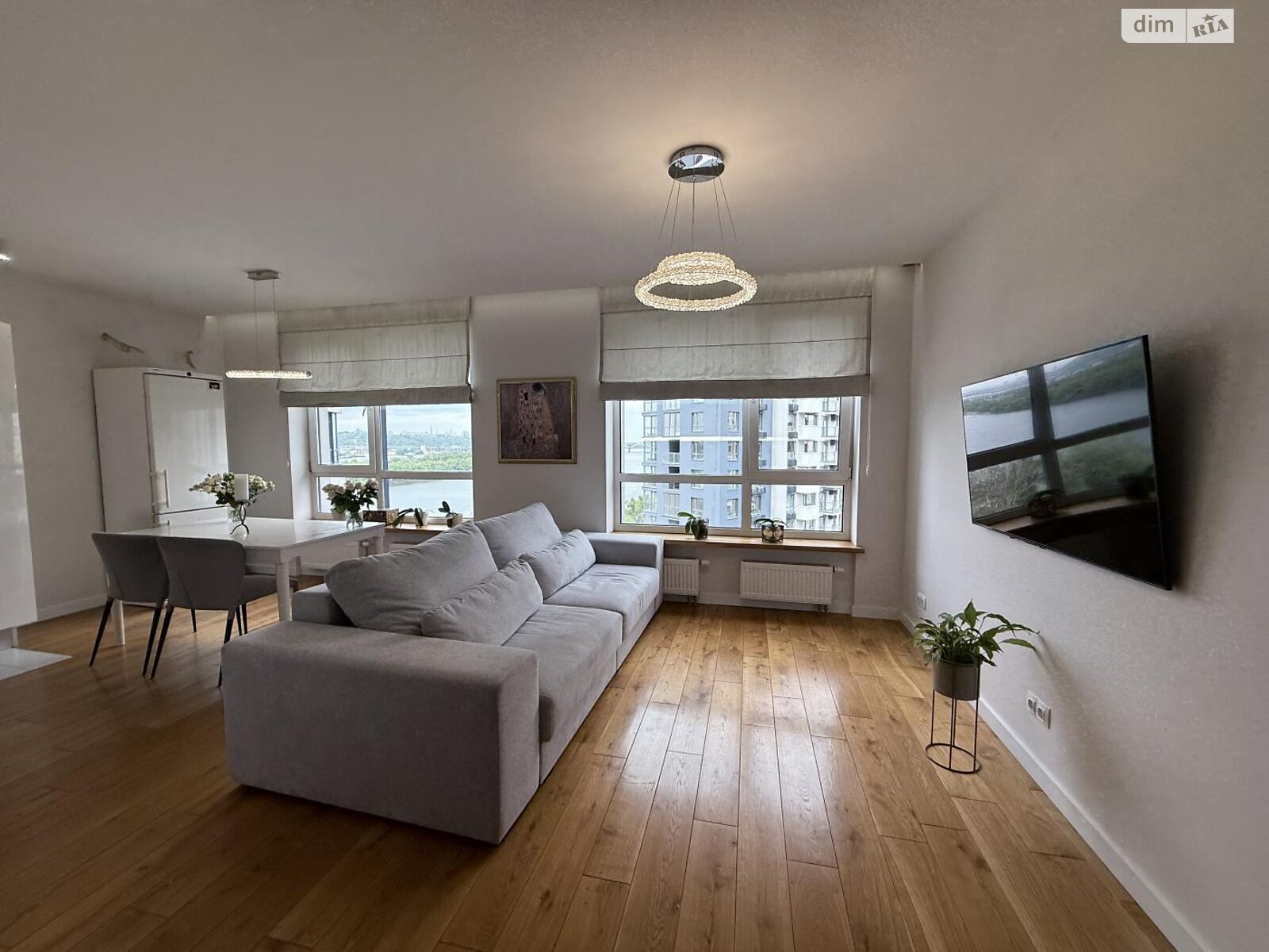 трехкомнатная квартира в Киеве, район Дарницкий, на просп. Николая Бажана 1А в аренду на долгий срок помесячно фото 1