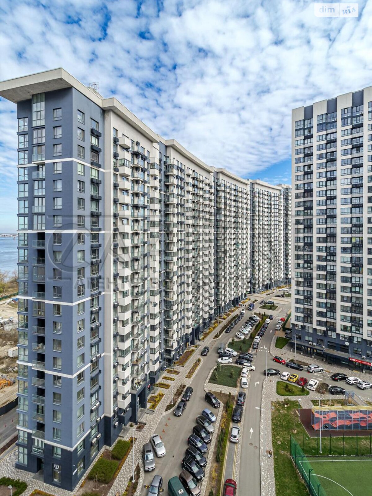 трехкомнатная квартира в Киеве, район Дарницкий, на просп. Николая Бажана 1А в аренду на долгий срок помесячно фото 1