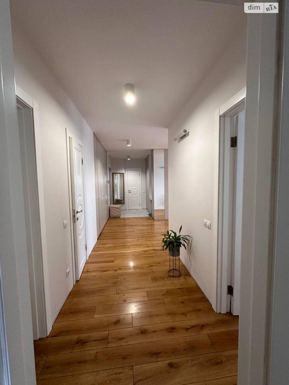 трехкомнатная квартира в Киеве, район Дарницкий, на просп. Николая Бажана 1А в аренду на долгий срок помесячно фото 1