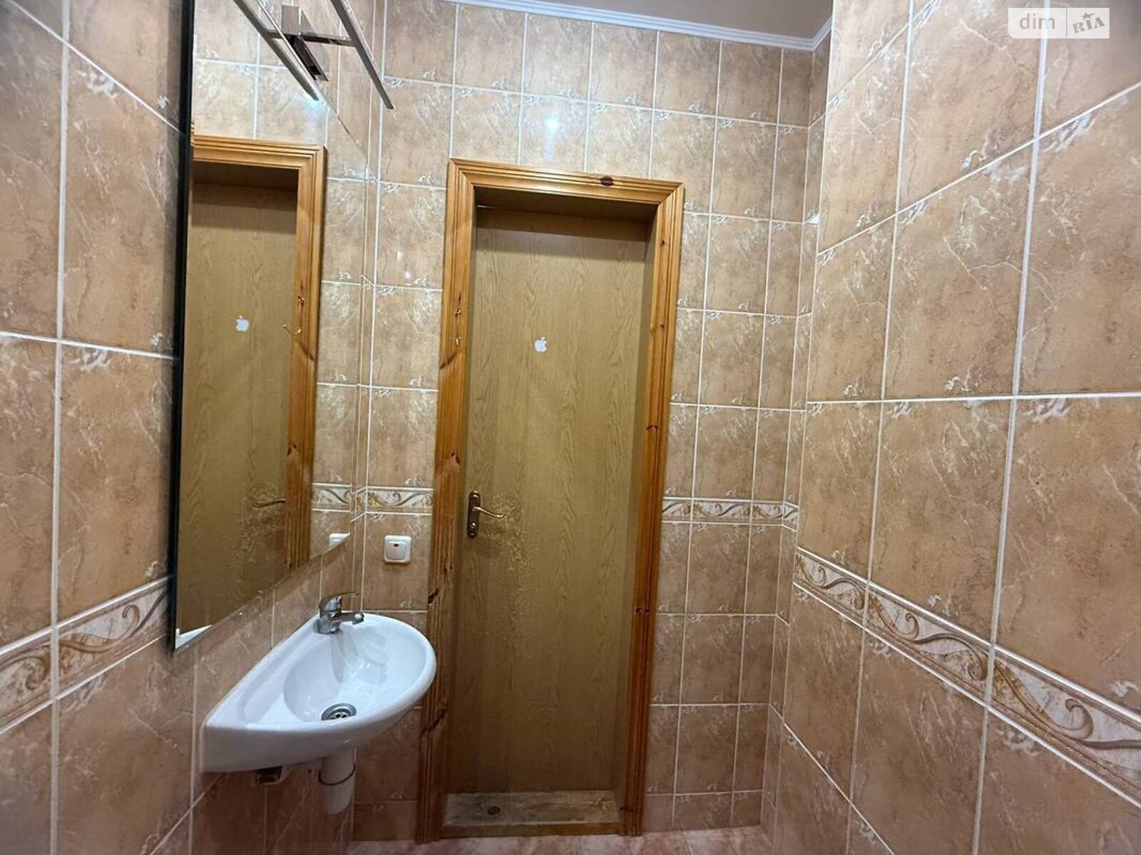 трикімнатна квартира в Києві, район Дарницький, на просп. Петра Григоренка 1Б в довготривалу оренду помісячно фото 1 трикімнатна квартира в Києві, район Дарницький, на просп. Петра Григоренка 1Б в довготривалу оренду помісячно фото 1