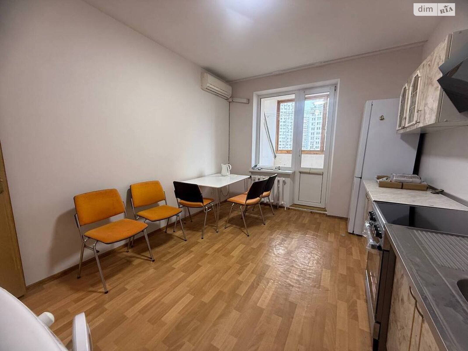 трикімнатна квартира в Києві, район Дарницький, на просп. Петра Григоренка 1Б в довготривалу оренду помісячно фото 1 трикімнатна квартира в Києві, район Дарницький, на просп. Петра Григоренка 1Б в довготривалу оренду помісячно фото 1