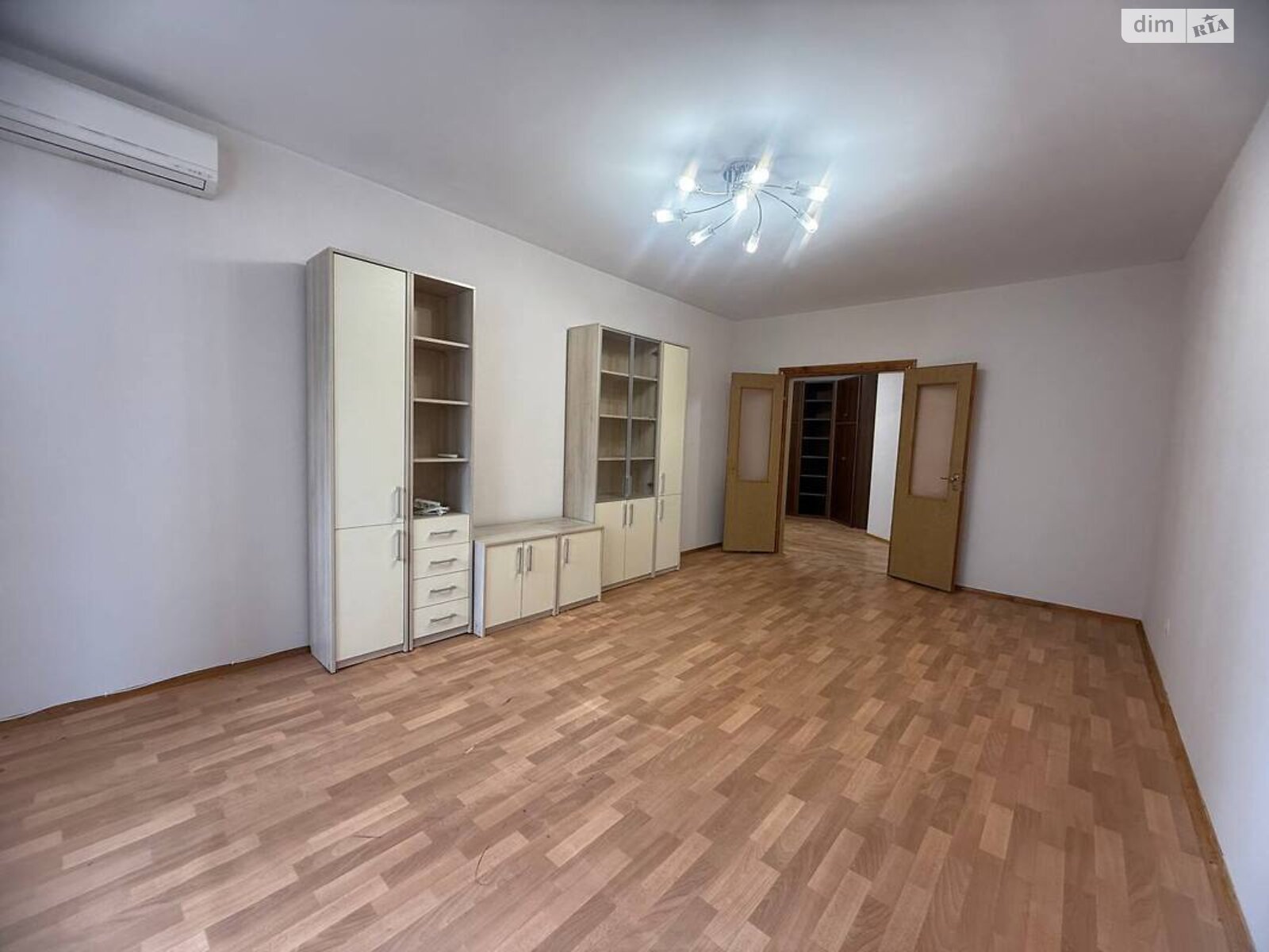 трикімнатна квартира в Києві, район Дарницький, на просп. Петра Григоренка 1Б в довготривалу оренду помісячно фото 1 трикімнатна квартира в Києві, район Дарницький, на просп. Петра Григоренка 1Б в довготривалу оренду помісячно фото 1