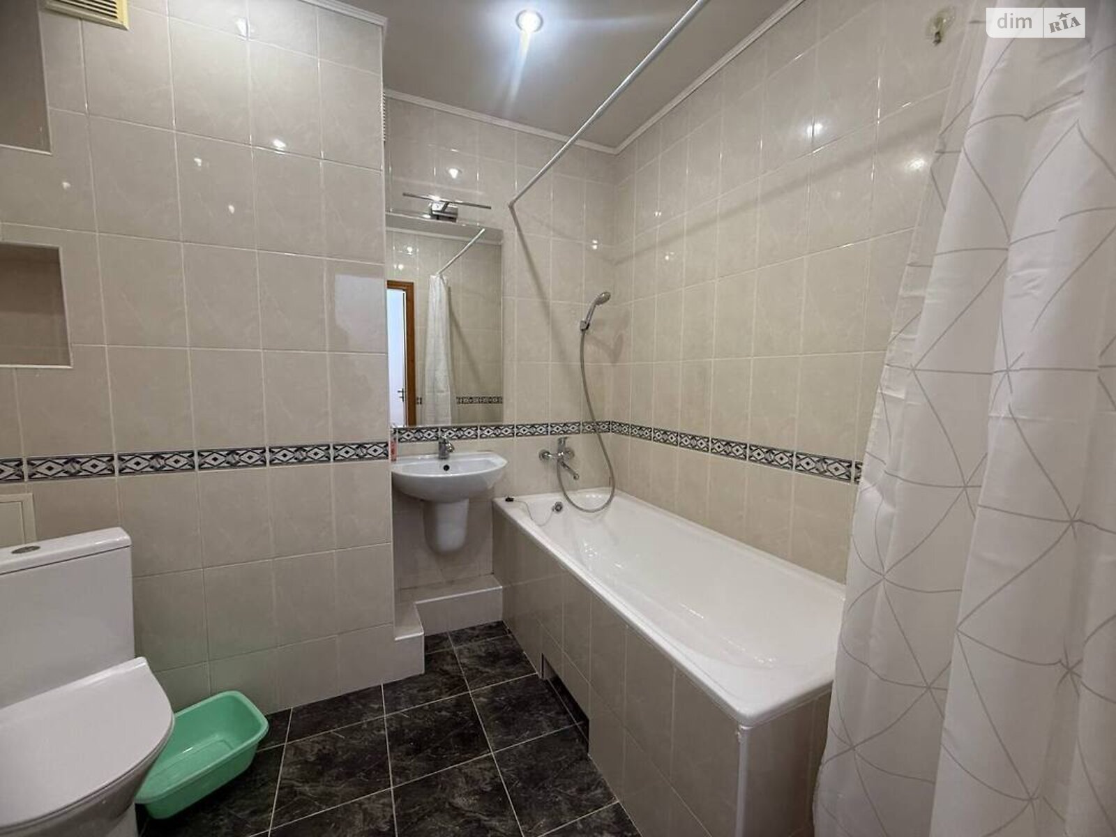 трикімнатна квартира в Києві, район Дарницький, на просп. Петра Григоренка 1Б в довготривалу оренду помісячно фото 1 трикімнатна квартира в Києві, район Дарницький, на просп. Петра Григоренка 1Б в довготривалу оренду помісячно фото 1