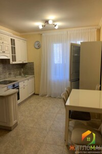 трехкомнатная квартира в Киеве, район Дарницкий, на ул. Софии Русовой 1 в аренду на долгий срок помесячно фото 2