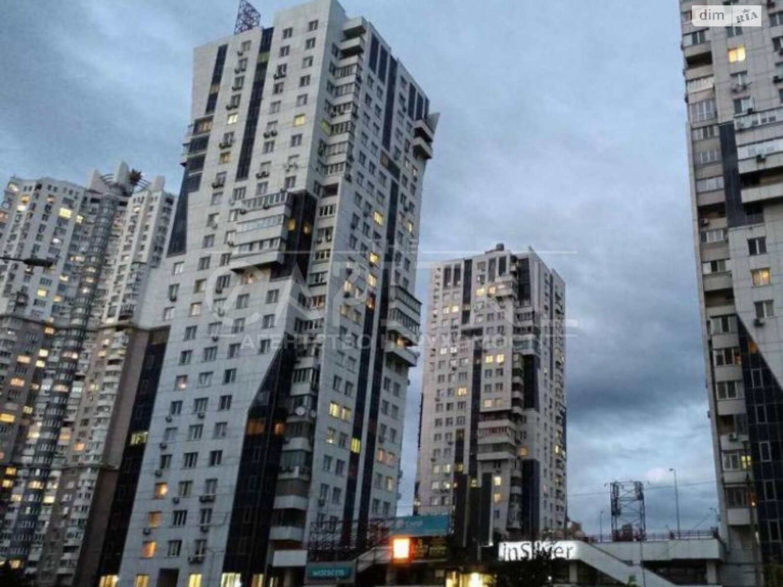 чотирикімнатна квартира в Києві, район Дарницький, на вул. Срібнокільська 3А в довготривалу оренду помісячно фото 1 чотирикімнатна квартира в Києві, район Дарницький, на вул. Срібнокільська 3А в довготривалу оренду помісячно фото 1