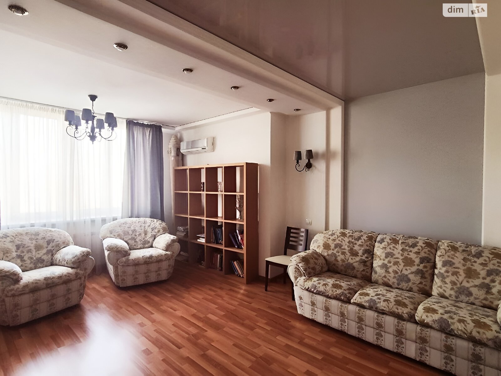 чотирикімнатна квартира в Києві, район Дарницький, на вул. Срібнокільська 1 в довготривалу оренду помісячно фото 1 чотирикімнатна квартира в Києві, район Дарницький, на вул. Срібнокільська 1 в довготривалу оренду помісячно фото 1