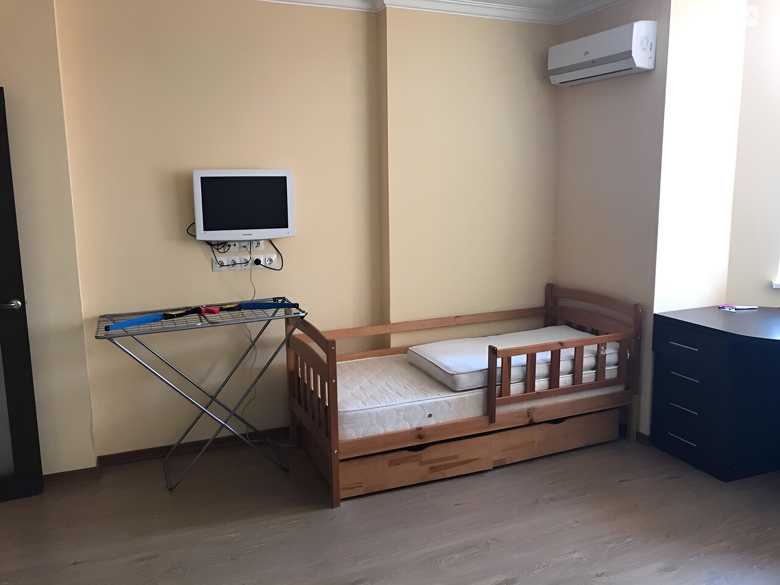 двокімнатна квартира в Києві, район Дарницький, на вул. Урлівська 21Б в довготривалу оренду помісячно фото 1 двокімнатна квартира в Києві, район Дарницький, на вул. Урлівська 21Б в довготривалу оренду помісячно фото 1