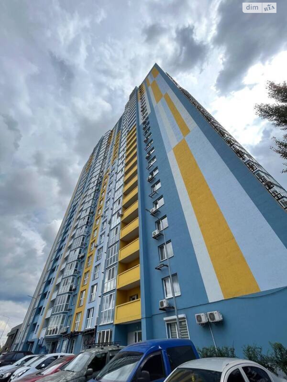 трехкомнатная квартира в Киеве, район Дарницкий, на ул. Вишняковская 4 в аренду на долгий срок помесячно фото 1