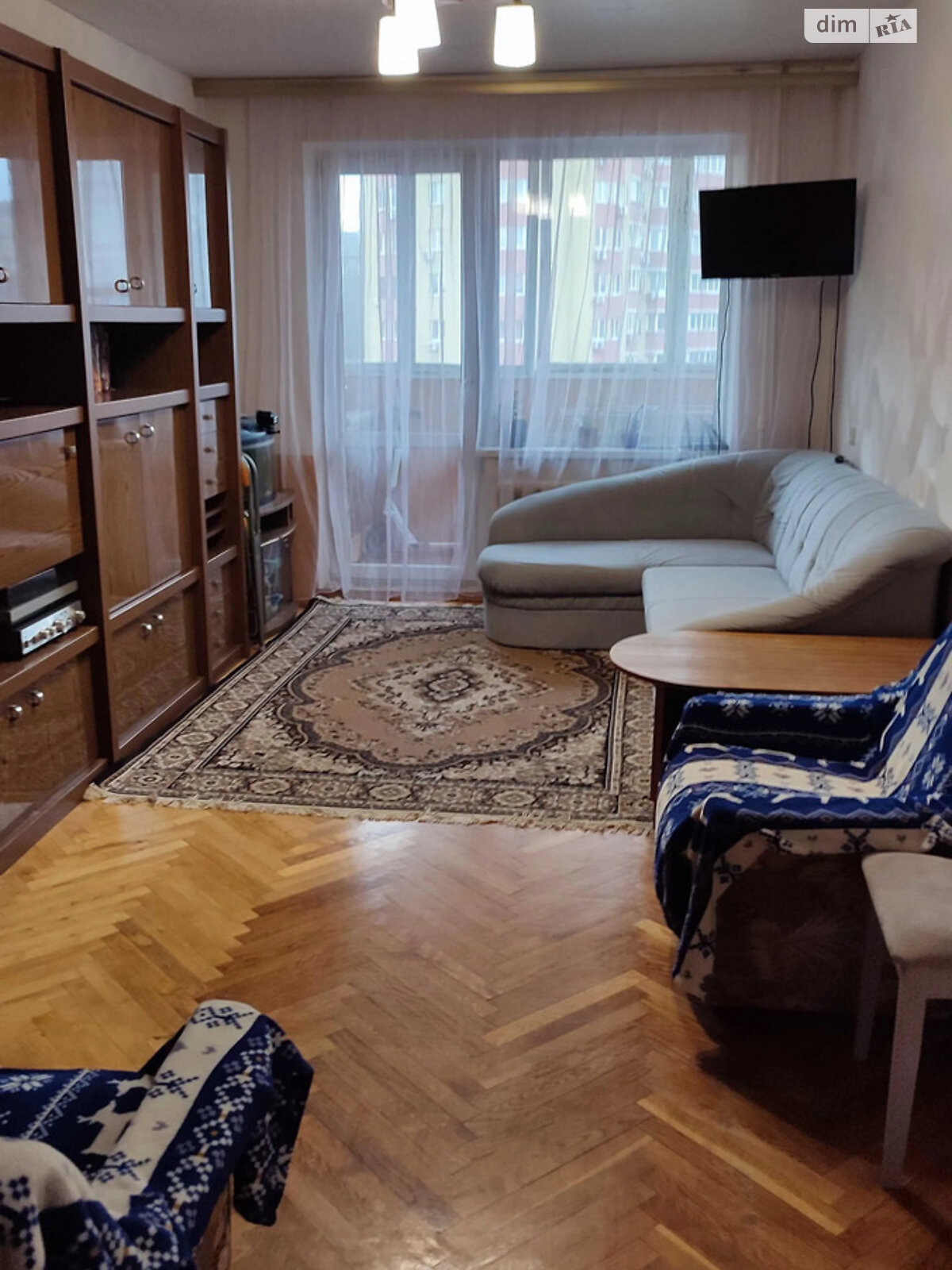 трикімнатна квартира в Києві, район Деміївка, на пл. Голосіївська 16 в довготривалу оренду помісячно фото 1 трикімнатна квартира в Києві, район Деміївка, на пл. Голосіївська 16 в довготривалу оренду помісячно фото 1