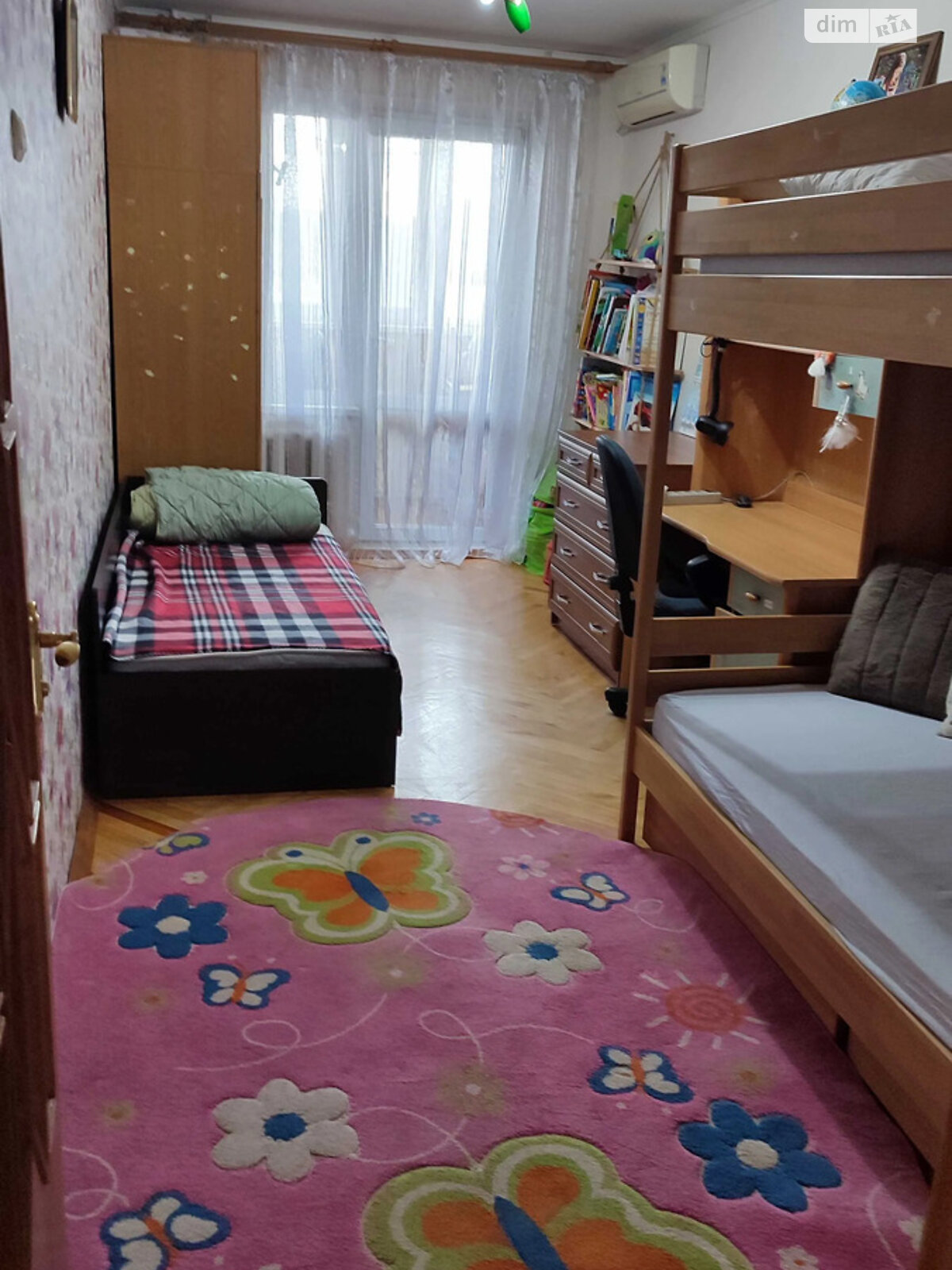 трикімнатна квартира в Києві, район Деміївка, на пл. Голосіївська 16 в довготривалу оренду помісячно фото 1 трикімнатна квартира в Києві, район Деміївка, на пл. Голосіївська 16 в довготривалу оренду помісячно фото 1