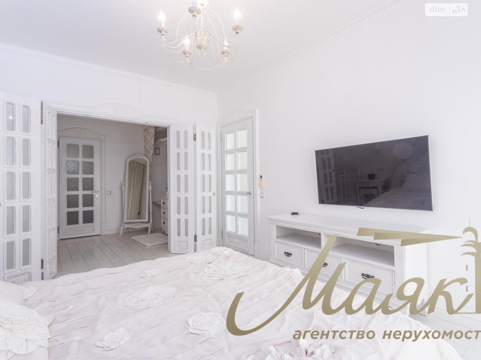 трикімнатна квартира в Києві, район Деміївка, на просп. Голосіївський 60 в довготривалу оренду помісячно фото 1 трикімнатна квартира в Києві, район Деміївка, на просп. Голосіївський 60 в довготривалу оренду помісячно фото 1