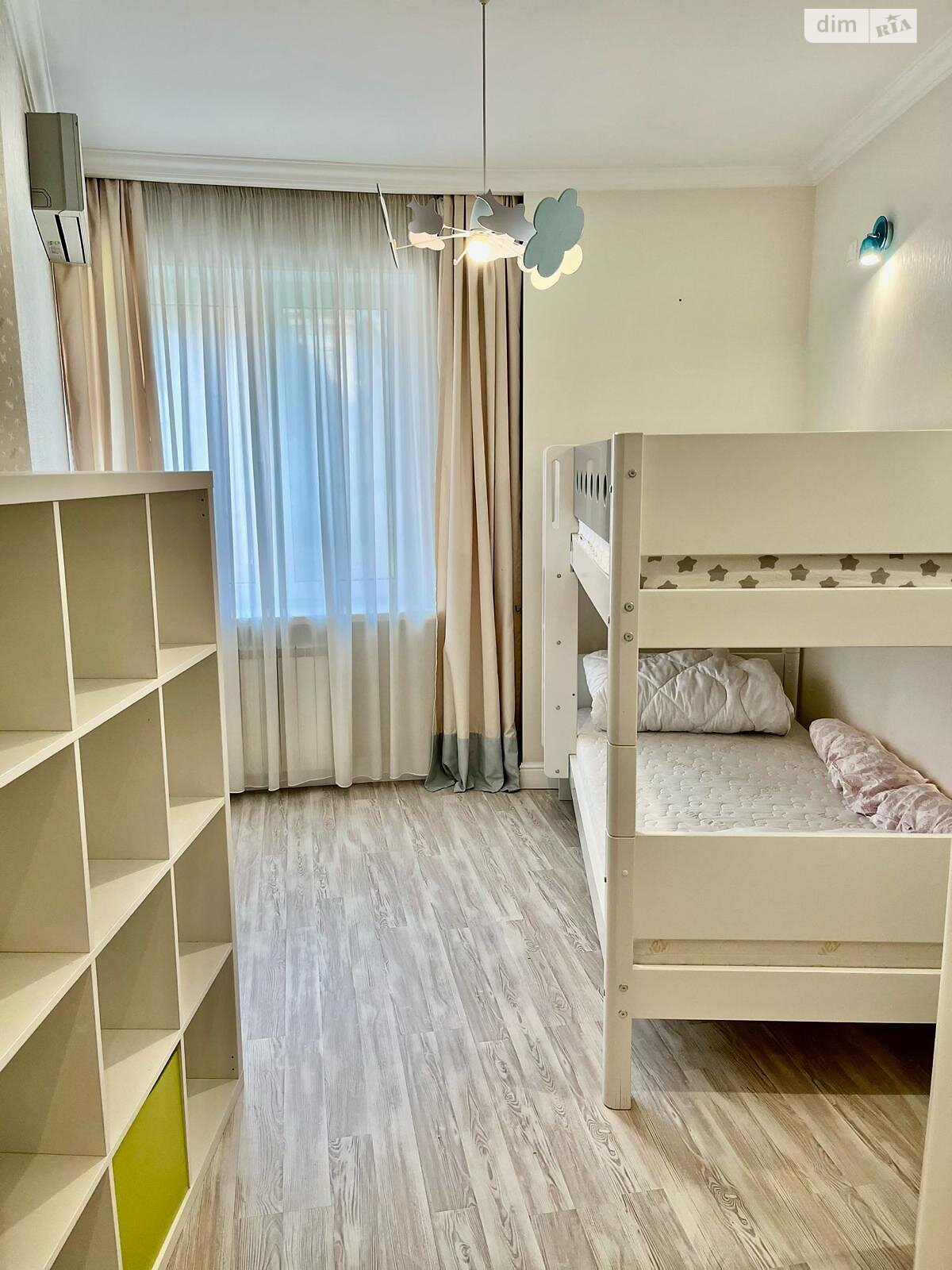 трикімнатна квартира в Києві, район Голосіївський, на вул. Віктора Забіли 5 в довготривалу оренду помісячно фото 1 трикімнатна квартира в Києві, район Голосіївський, на вул. Віктора Забіли 5 в довготривалу оренду помісячно фото 1