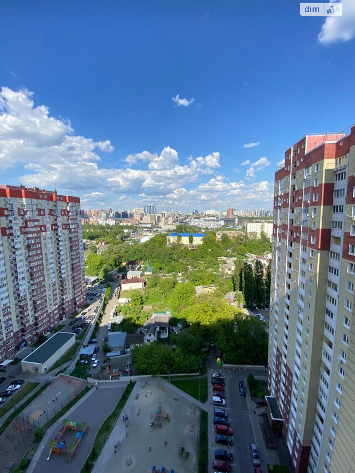 трехкомнатная квартира в Киеве, район Демеевка, на пер. Ясиноватский 11 в аренду на долгий срок помесячно фото 1 трехкомнатная квартира в Киеве, район Демеевка, на пер. Ясиноватский 11 в аренду на долгий срок помесячно фото 1