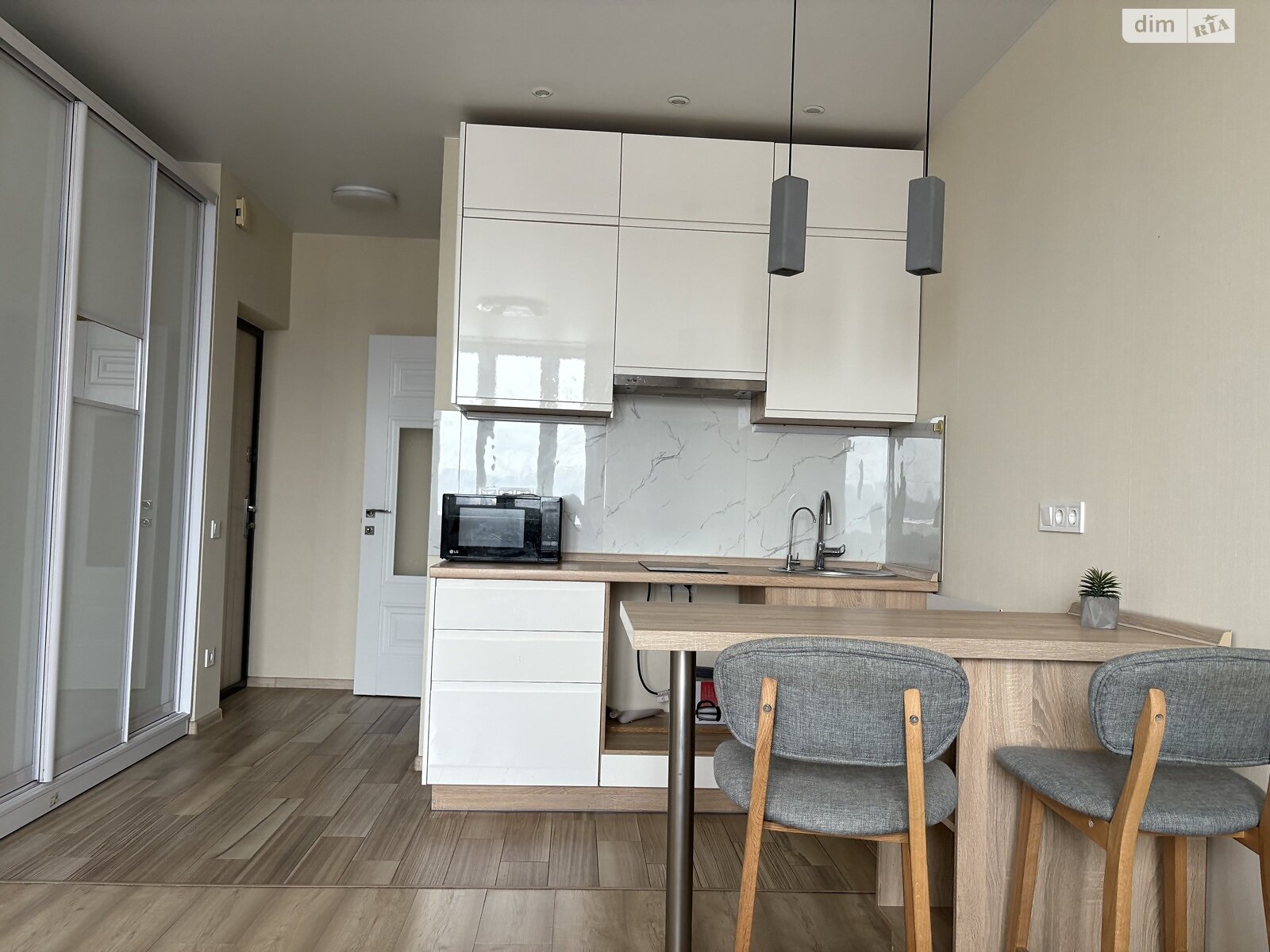 однокомнатная квартира в Киеве, район Демеевка, на пер. Ясиноватский 10 в аренду на долгий срок помесячно фото 1 однокомнатная квартира в Киеве, район Демеевка, на пер. Ясиноватский 10 в аренду на долгий срок помесячно фото 1