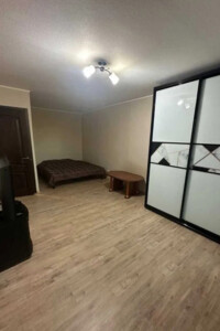 однокімнатна квартира в Києві, район Деснянський, на вул. Кубанської України 17 в довготривалу оренду помісячно фото 2