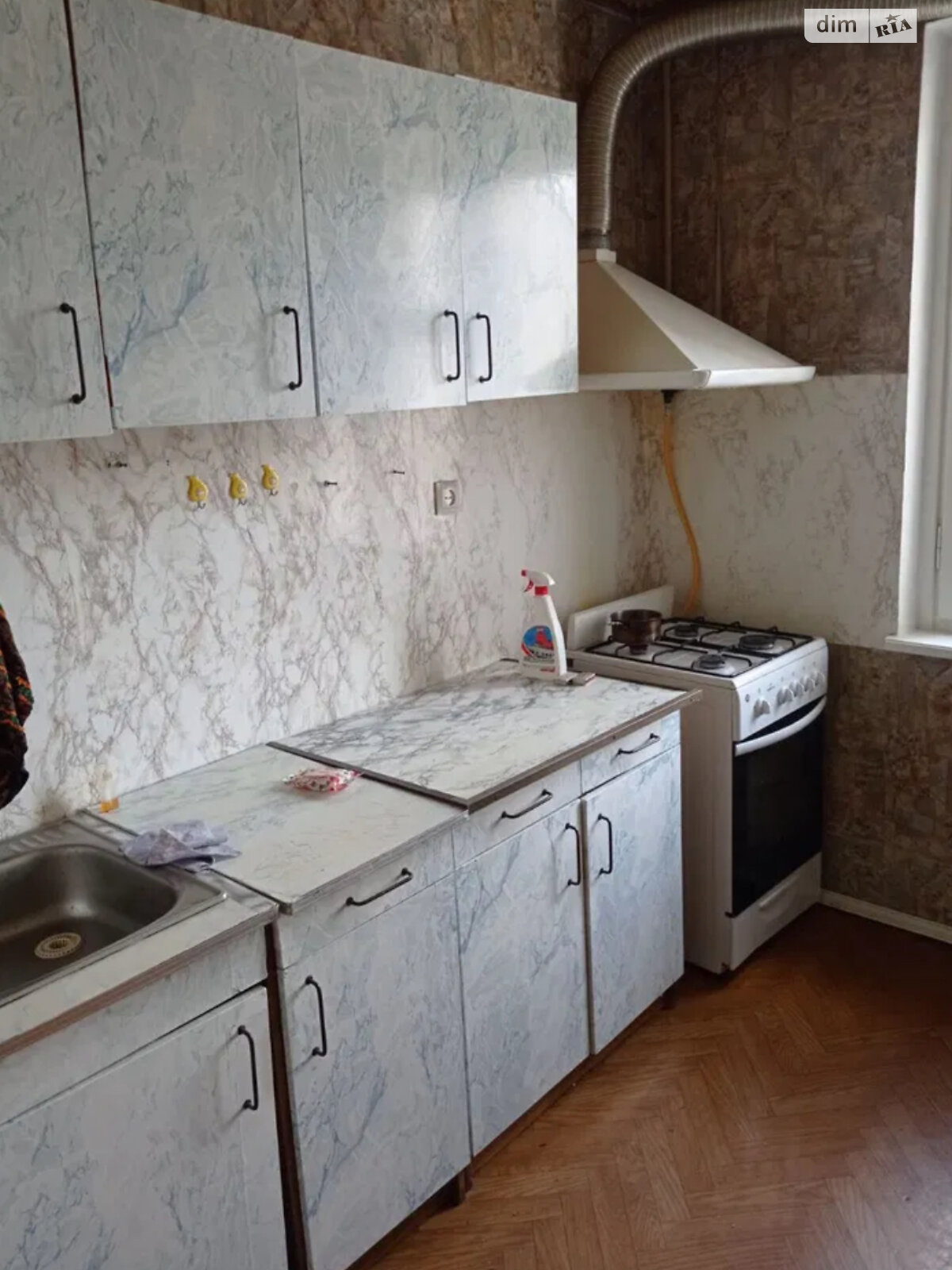 трехкомнатная квартира в Киеве, район Деснянский, на ул. Радунская 5 в аренду на долгий срок помесячно фото 1