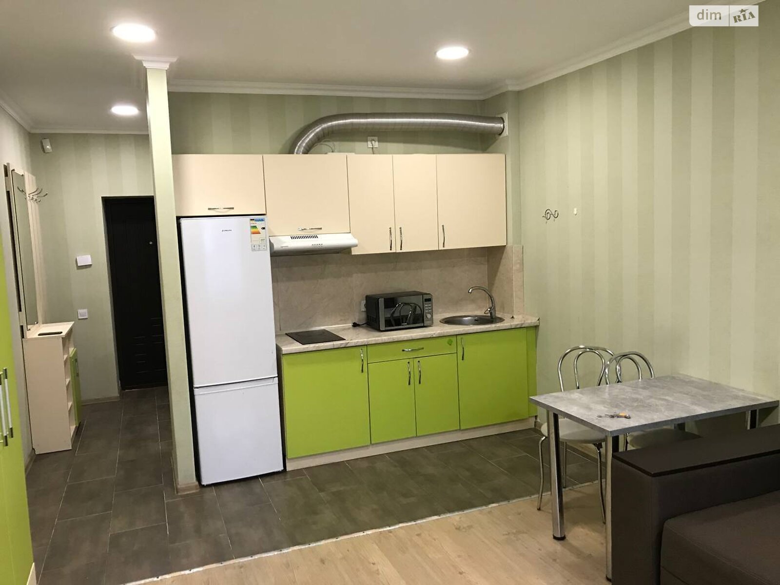 однокімнатна квартира в Києві, район Деснянський, на вул. Вінстона Черчилля 93 в довготривалу оренду помісячно фото 1