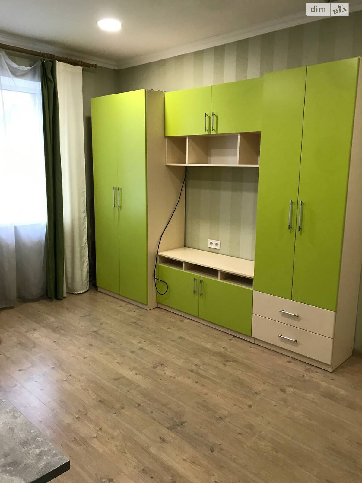 однокімнатна квартира в Києві, район Деснянський, на вул. Вінстона Черчилля 93 в довготривалу оренду помісячно фото 1