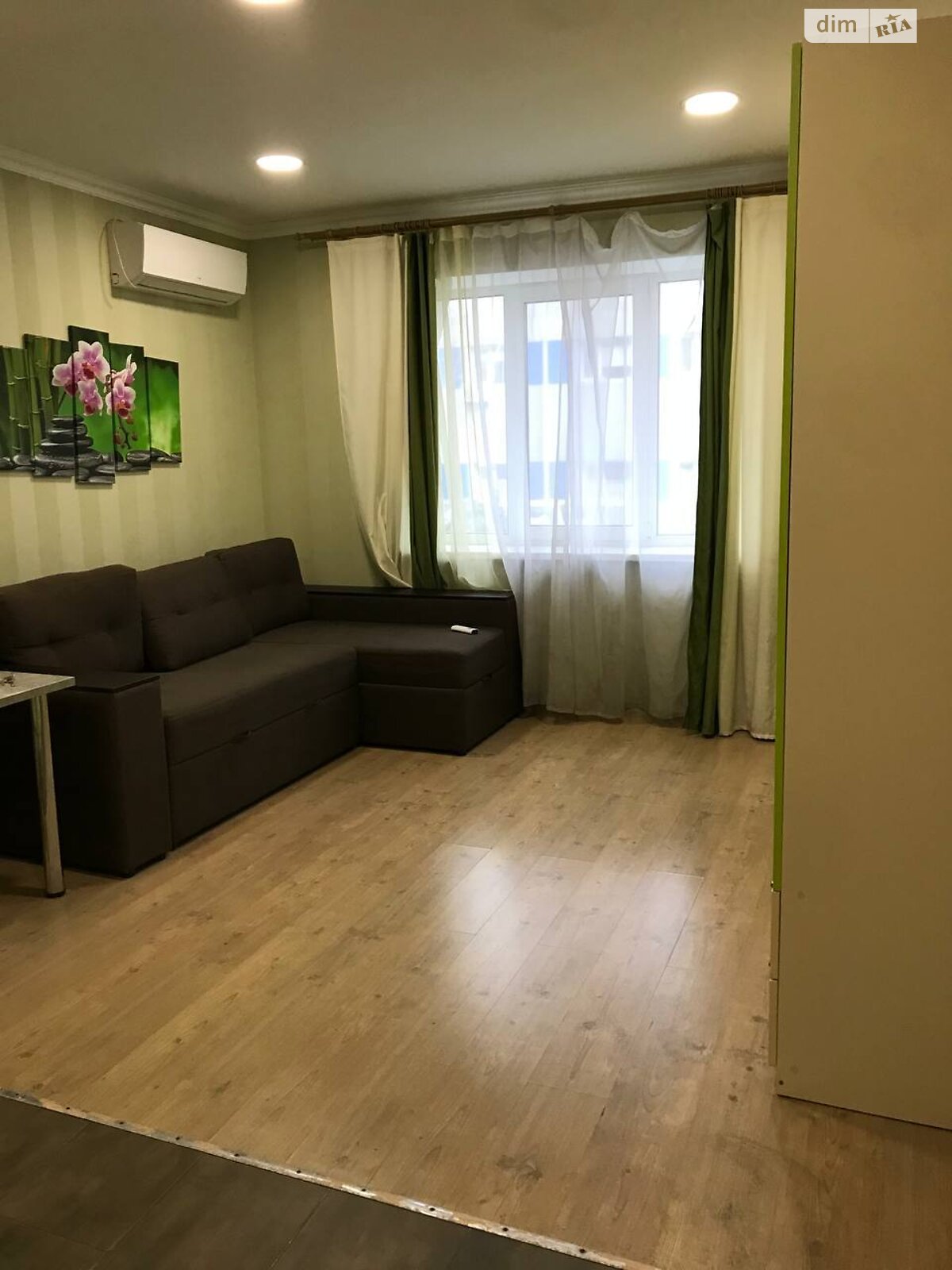 однокімнатна квартира в Києві, район Деснянський, на вул. Вінстона Черчилля 93 в довготривалу оренду помісячно фото 1