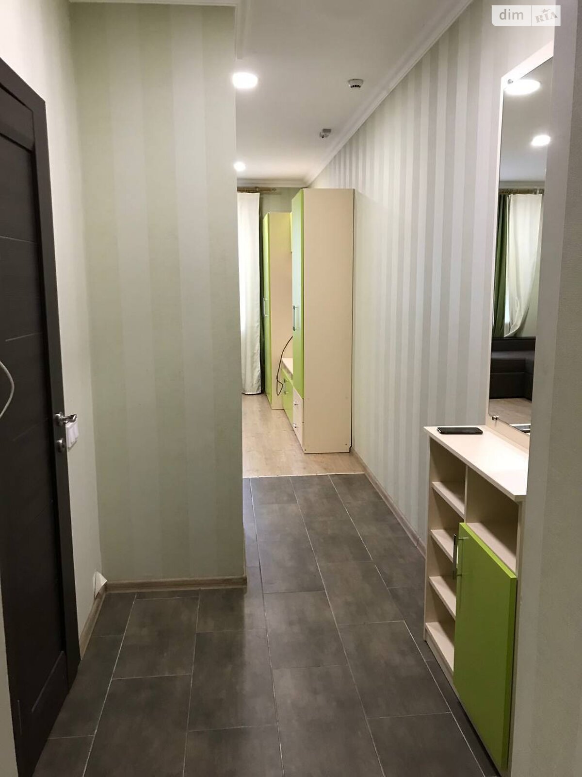 однокімнатна квартира в Києві, район Деснянський, на вул. Вінстона Черчилля 93 в довготривалу оренду помісячно фото 1