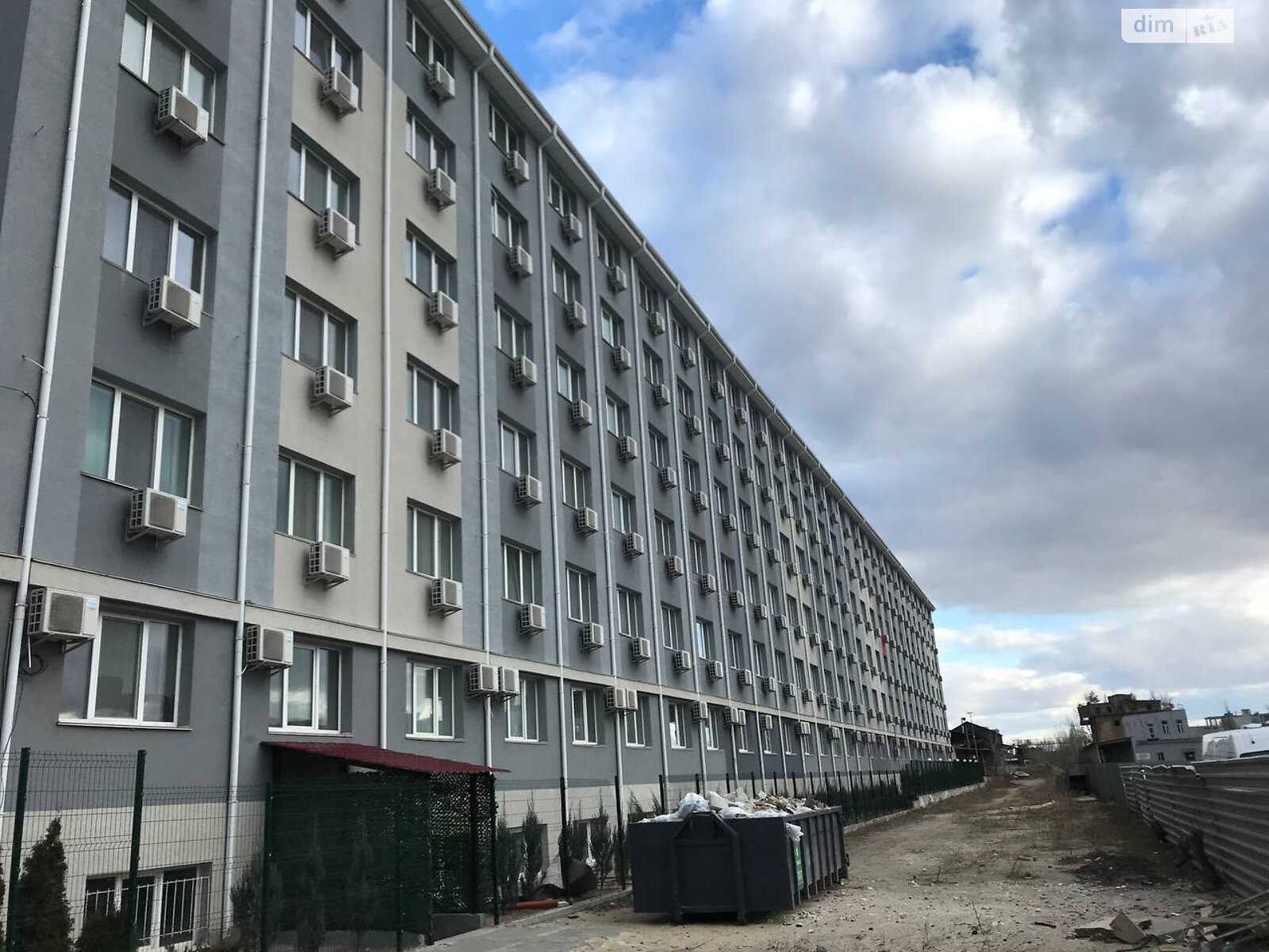 однокімнатна квартира в Києві, район Деснянський, на вул. Вінстона Черчилля 93 в довготривалу оренду помісячно фото 1