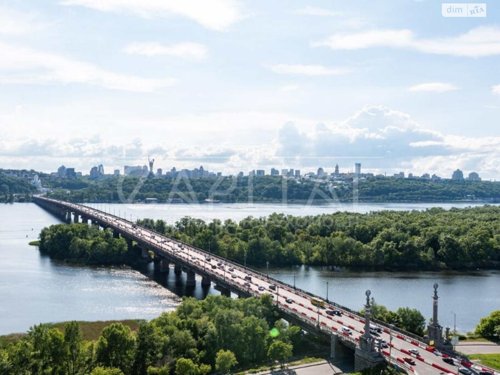 трехкомнатная квартира в Киеве, район Днепровский, на наб. Днепровская 1 в аренду на долгий срок помесячно фото 1