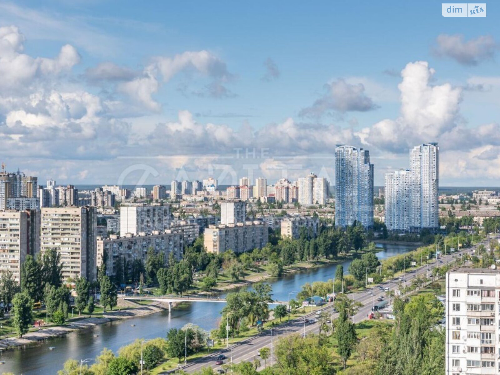 трехкомнатная квартира в Киеве, район Днепровский, на наб. Днепровская 1 в аренду на долгий срок помесячно фото 1