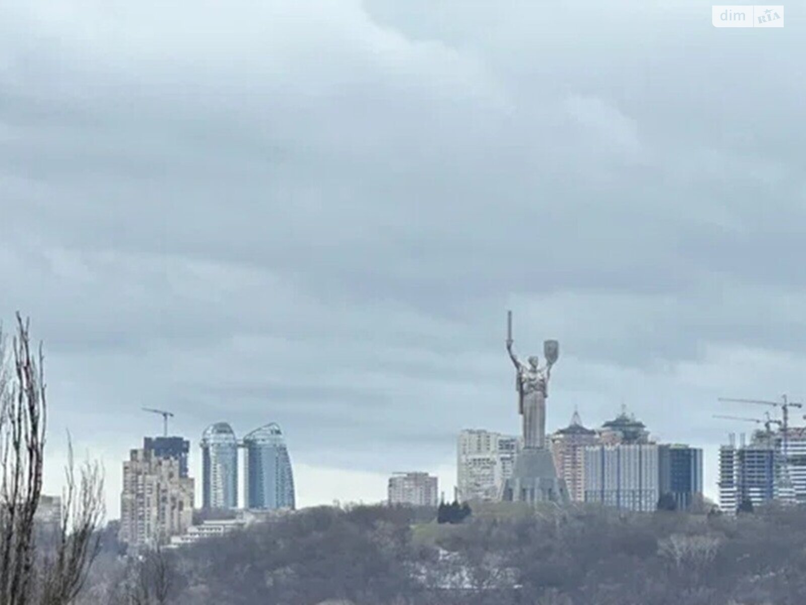 трикімнатна квартира в Києві, район Дніпровський, на вул. Івана Миколайчука 7 в довготривалу оренду помісячно фото 1 трикімнатна квартира в Києві, район Дніпровський, на вул. Івана Миколайчука 7 в довготривалу оренду помісячно фото 1
