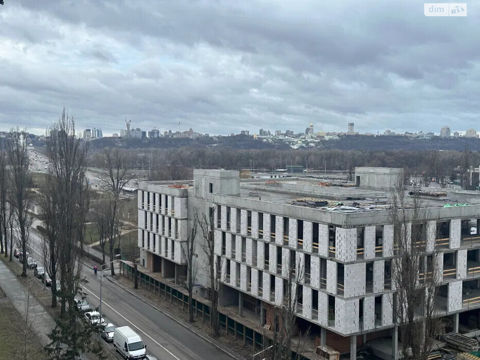 трикімнатна квартира в Києві, район Дніпровський, на вул. Івана Миколайчука 7 в довготривалу оренду помісячно фото 1 трикімнатна квартира в Києві, район Дніпровський, на вул. Івана Миколайчука 7 в довготривалу оренду помісячно фото 1