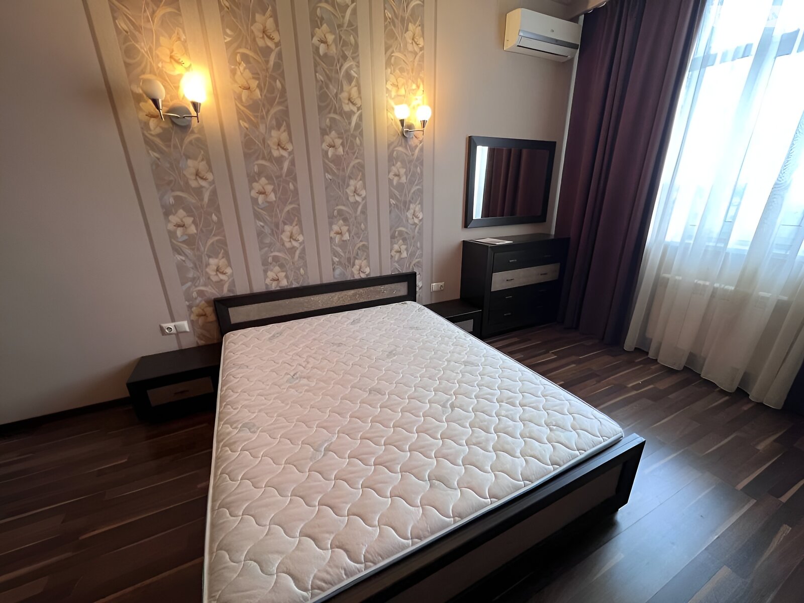 двокімнатна квартира в Києві, район Дніпровський, на вул. Гната Хоткевича 10 в довготривалу оренду помісячно фото 1 двокімнатна квартира в Києві, район Дніпровський, на вул. Гната Хоткевича 10 в довготривалу оренду помісячно фото 1