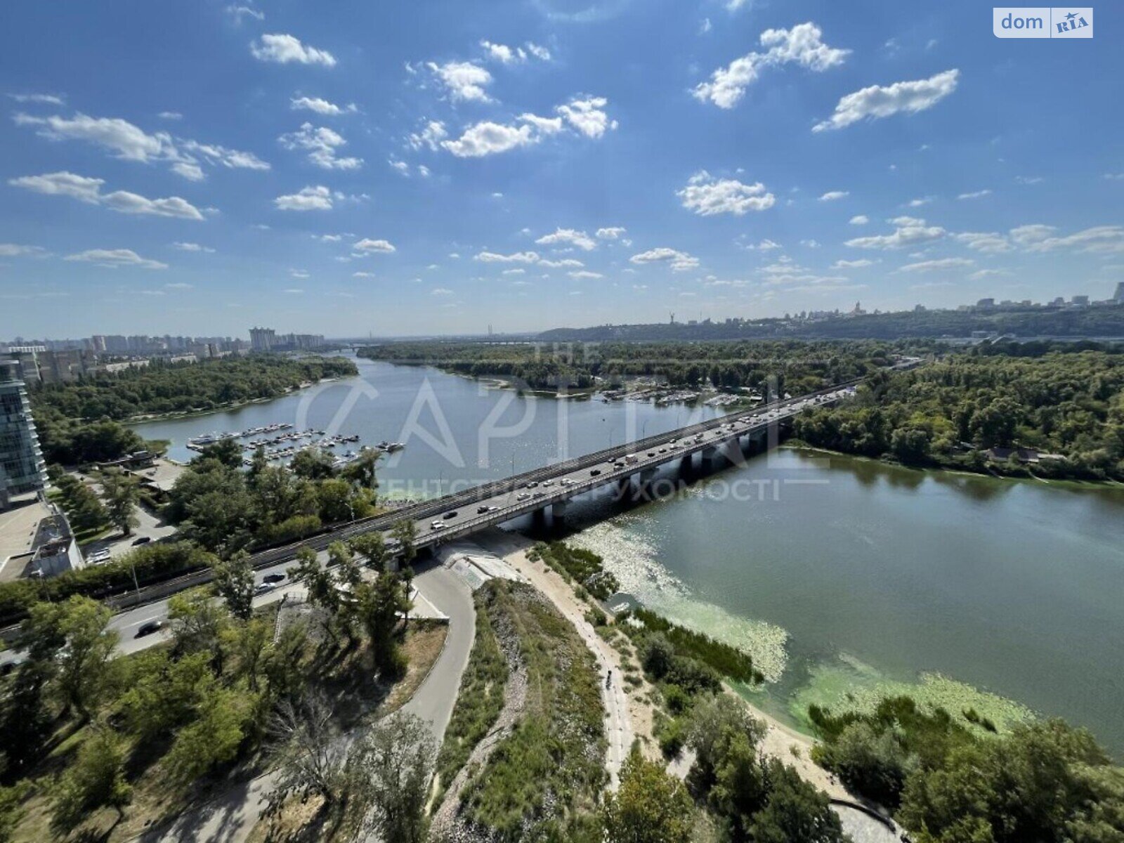 трехкомнатная квартира с мебелью в Киеве, район Днепровский, на ул. Никольско-Слободская 1 в аренду на долгий срок помесячно фото 1