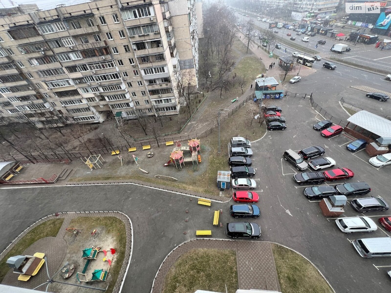 трехкомнатная квартира в Киеве, район Днепровский, на ул. Никольско-Слободская 1А в аренду на долгий срок помесячно фото 1