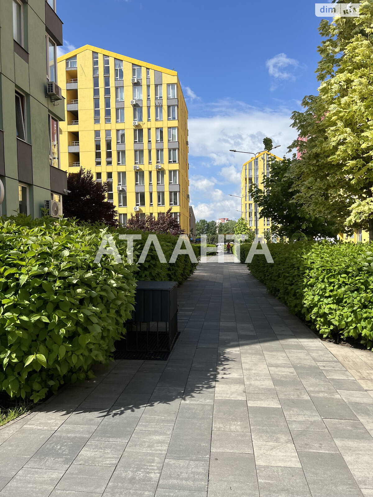 трикімнатна квартира в Києві, район Дніпровський, на вул. Регенераторна в довготривалу оренду помісячно фото 1 трикімнатна квартира в Києві, район Дніпровський, на вул. Регенераторна в довготривалу оренду помісячно фото 1