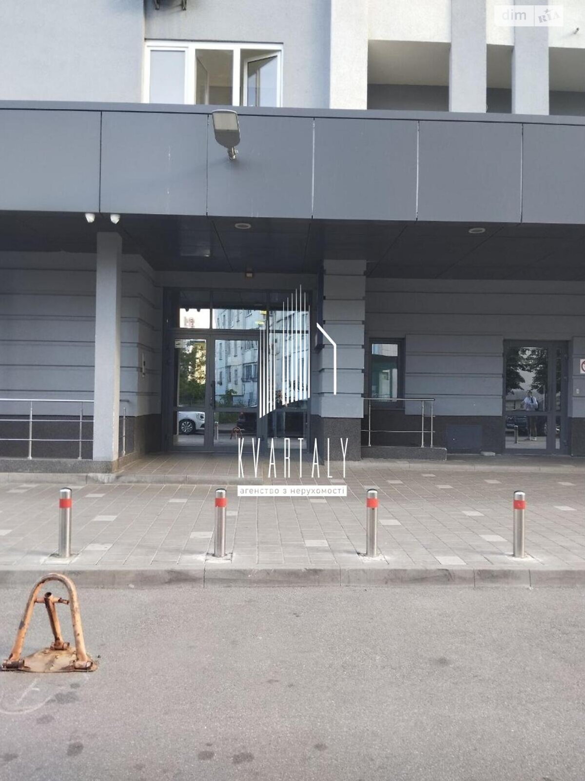 однокомнатная квартира в Киеве, на ул. Драгоманова 10 в аренду на долгий срок помесячно фото 1 однокомнатная квартира в Киеве, на ул. Драгоманова 10 в аренду на долгий срок помесячно фото 1