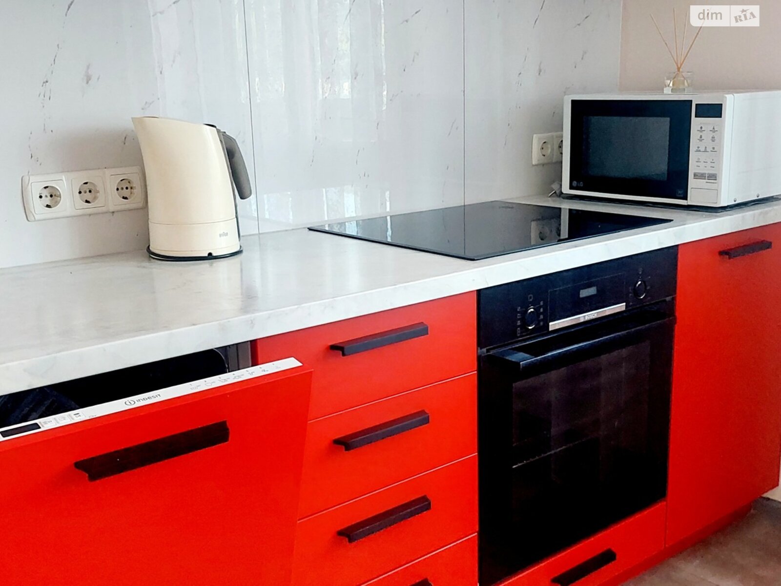 однокімнатна квартира в Києві, район Феофанія, на вул. Метрологічна 56 в довготривалу оренду помісячно фото 1