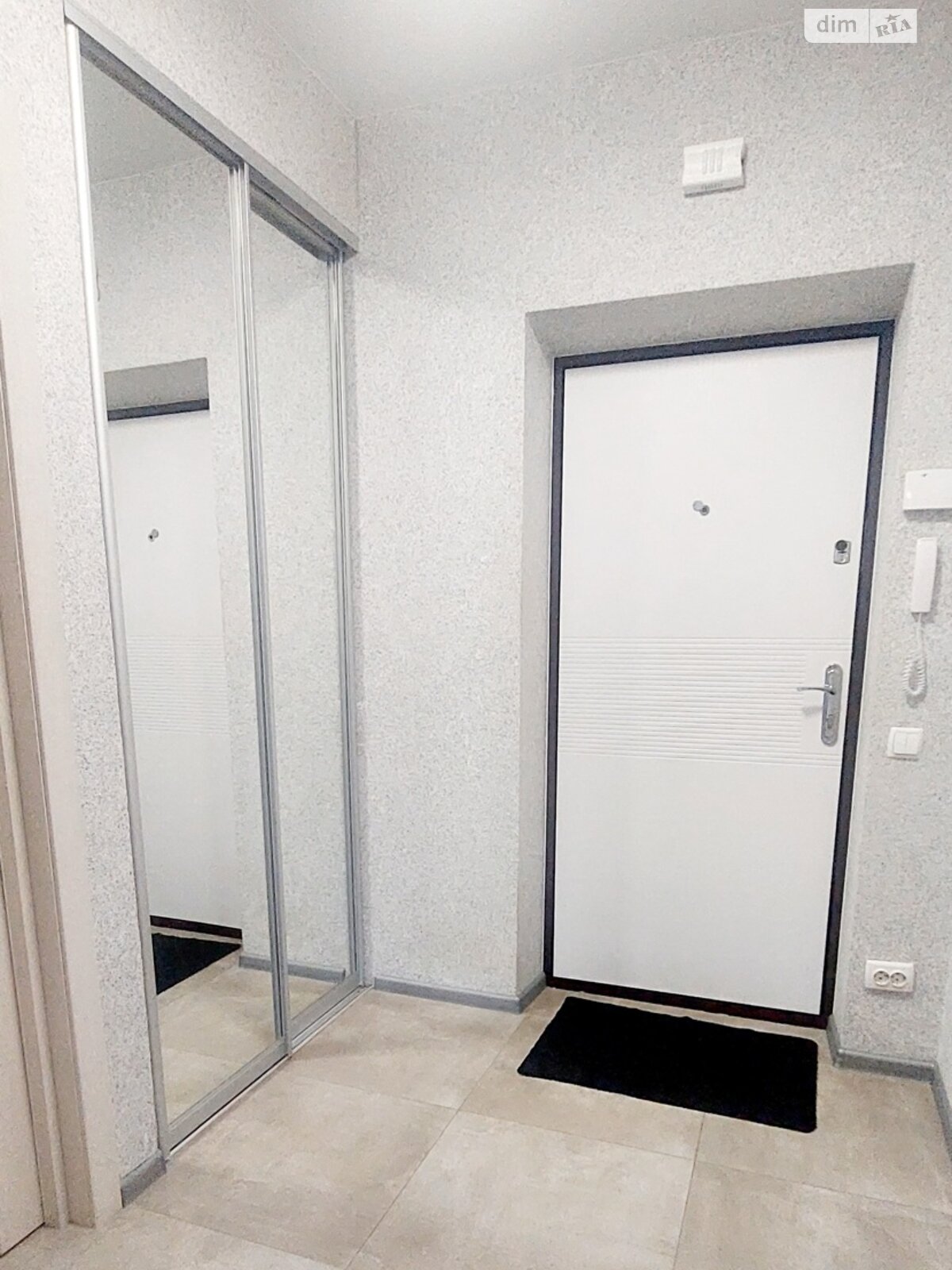 однокімнатна квартира в Києві, район Феофанія, на вул. Метрологічна 56 в довготривалу оренду помісячно фото 1