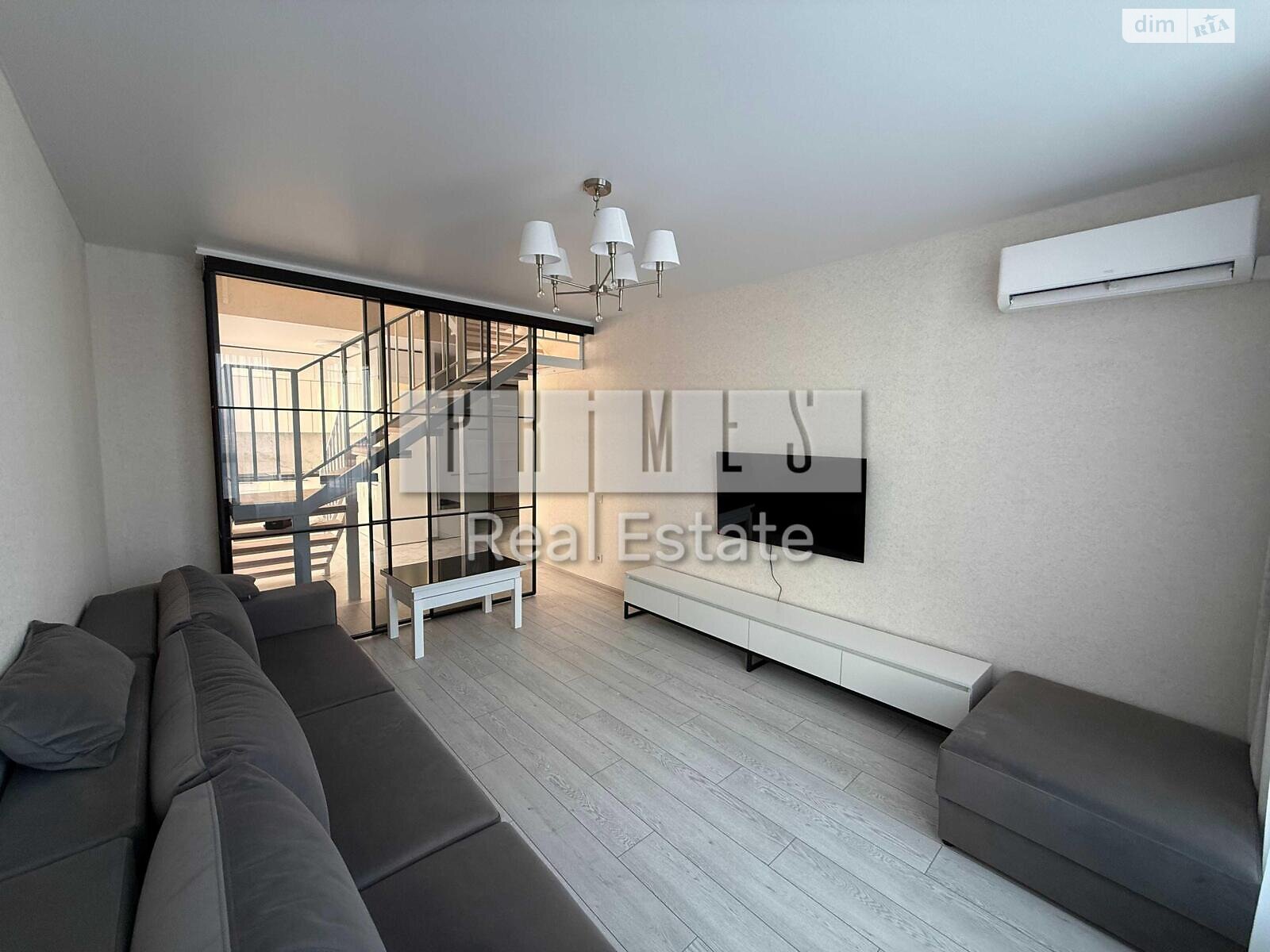 четырехкомнатная квартира в Киеве, район Галаганы, на просп. Берестейский 65А в аренду на долгий срок помесячно фото 1