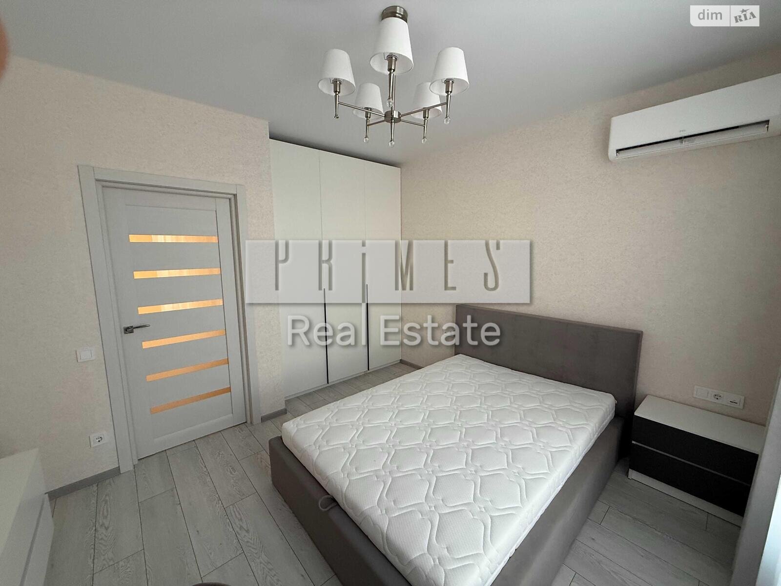 четырехкомнатная квартира в Киеве, район Галаганы, на просп. Берестейский 65А в аренду на долгий срок помесячно фото 1