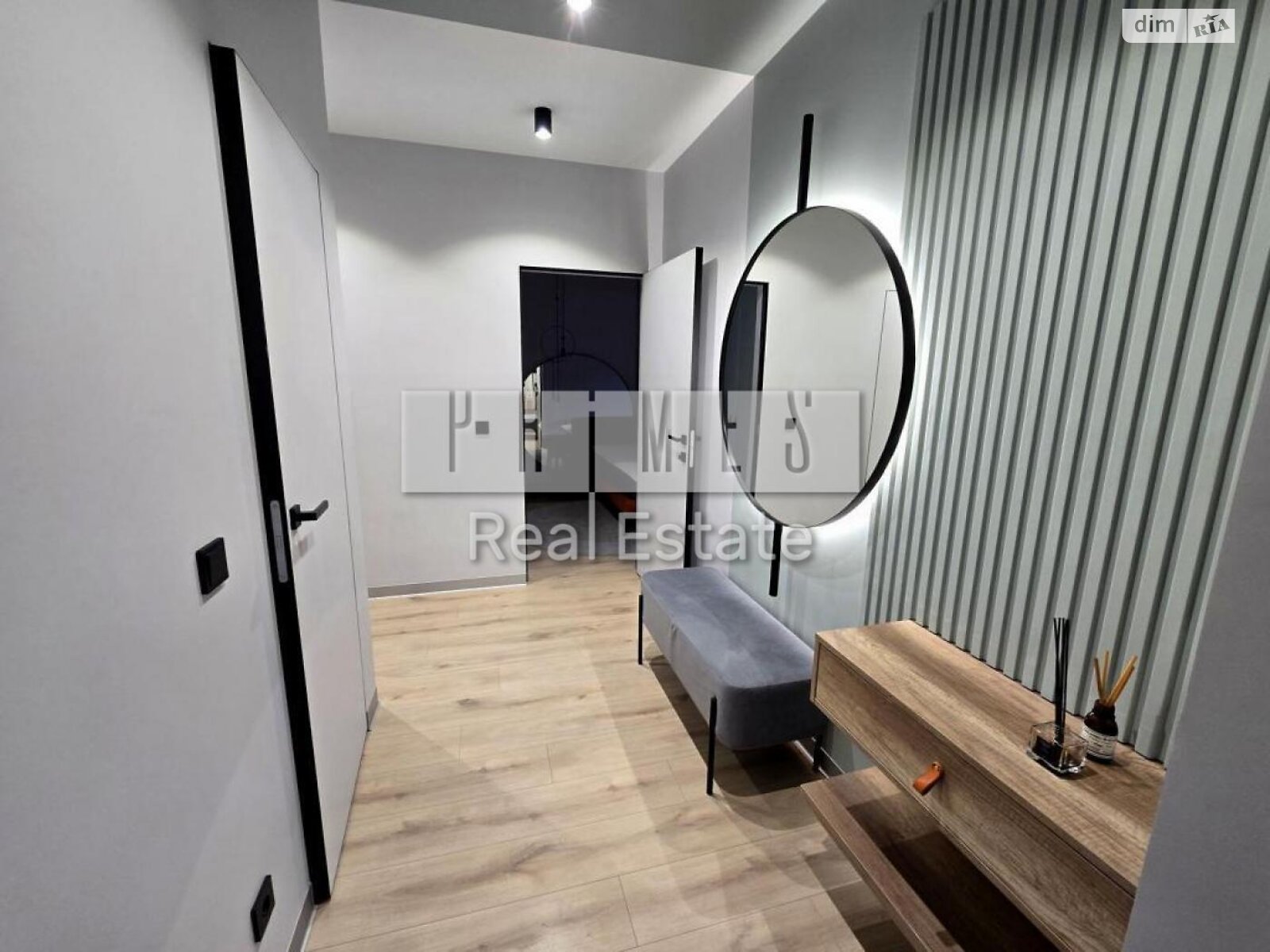 трехкомнатная квартира в Киеве, район Галаганы, на просп. Берестейский 67 в аренду на долгий срок помесячно фото 1