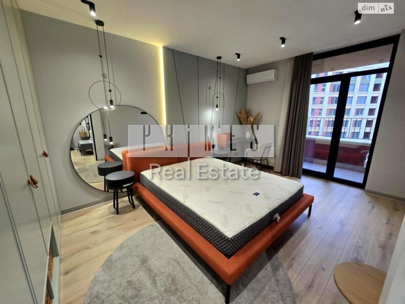 трехкомнатная квартира в Киеве, район Галаганы, на просп. Берестейский 67 в аренду на долгий срок помесячно фото 1