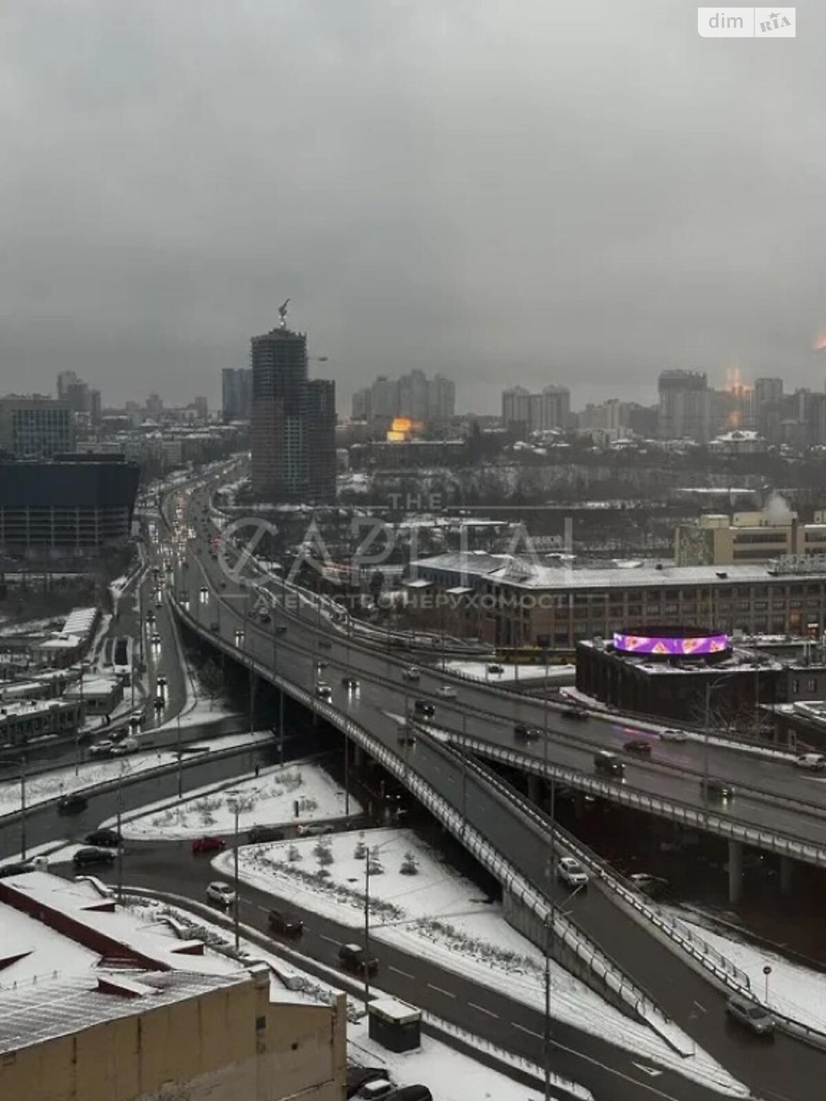 чотирикімнатна квартира з меблями в Києві, район Голосіїв, на пров. Голосіївський в довготривалу оренду помісячно фото 1