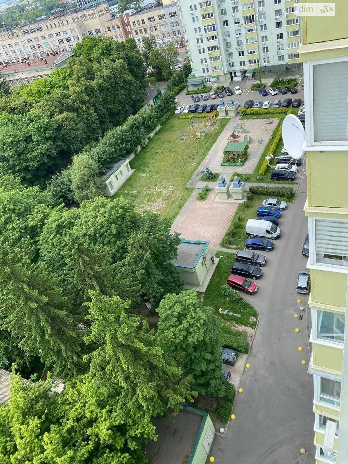 трехкомнатная квартира в Киеве, район Голосеев, на пер. Коломыйский 17/31А в аренду на долгий срок помесячно фото 1 трехкомнатная квартира в Киеве, район Голосеев, на пер. Коломыйский 17/31А в аренду на долгий срок помесячно фото 1