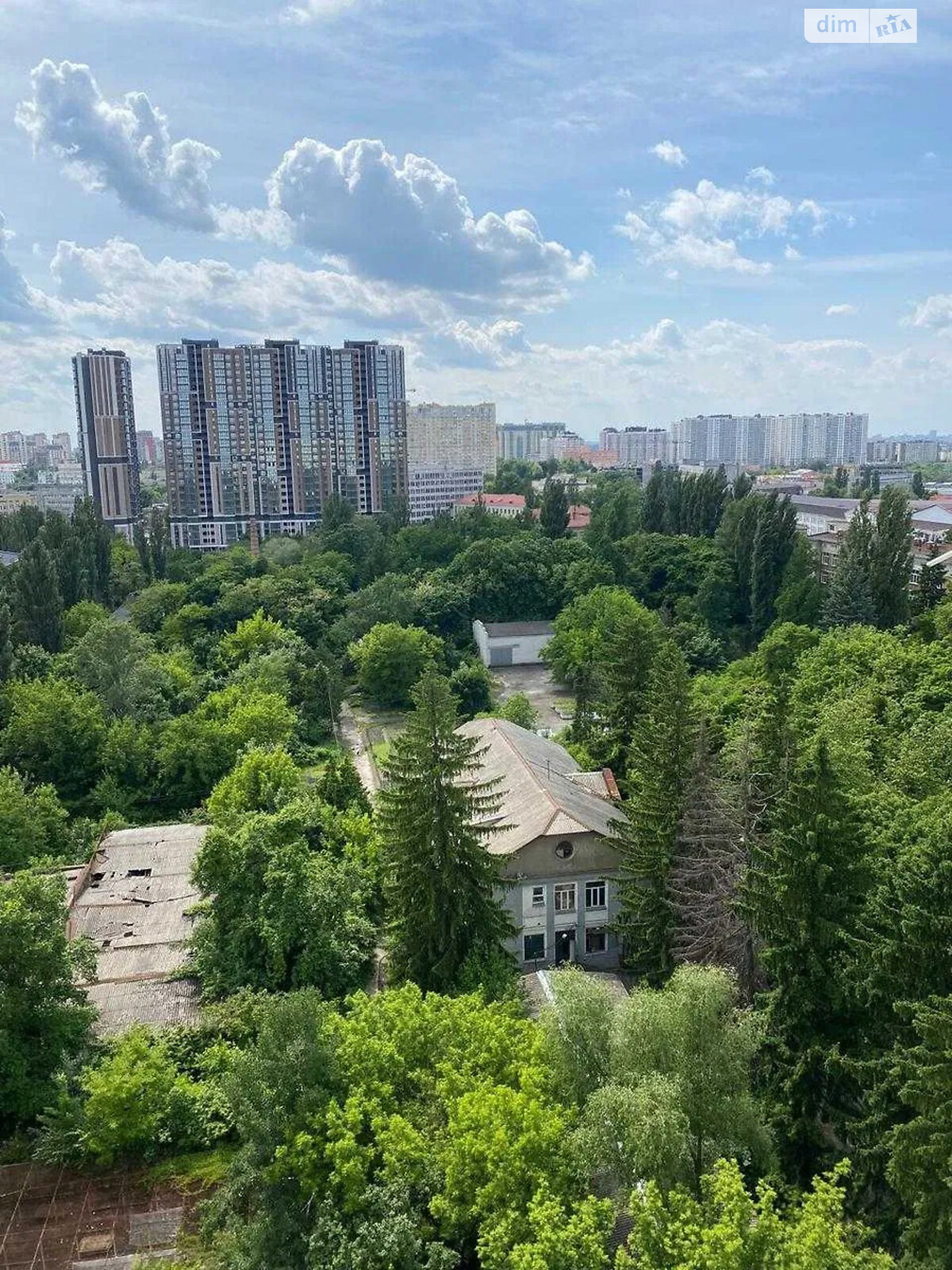трехкомнатная квартира в Киеве, район Голосеев, на пер. Коломыйский 17/31А в аренду на долгий срок помесячно фото 1 трехкомнатная квартира в Киеве, район Голосеев, на пер. Коломыйский 17/31А в аренду на долгий срок помесячно фото 1