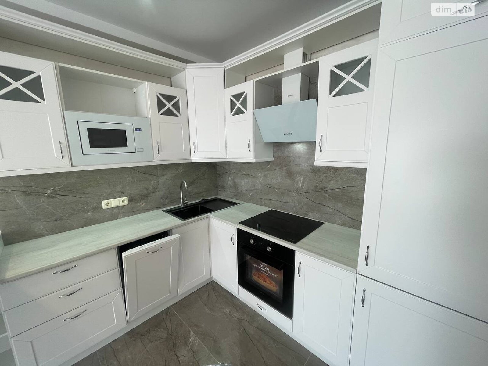 однокомнатная квартира в Киеве, район Голосеев, на ул. Михаила Максимовича 24В в аренду на долгий срок помесячно фото 1