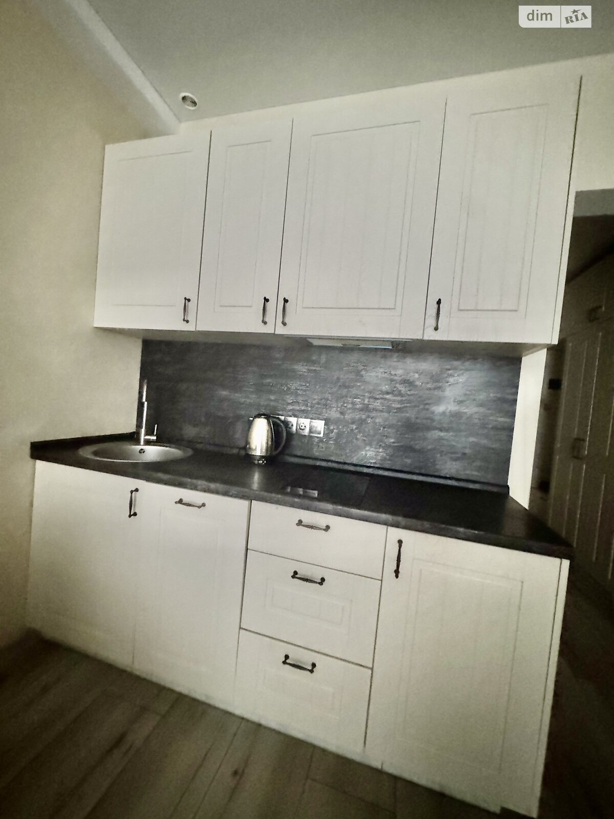 однокомнатная квартира с мебелью в Киеве, район Голосеев, на ул. Михаила Максимовича 24Б в аренду на долгий срок помесячно фото 1