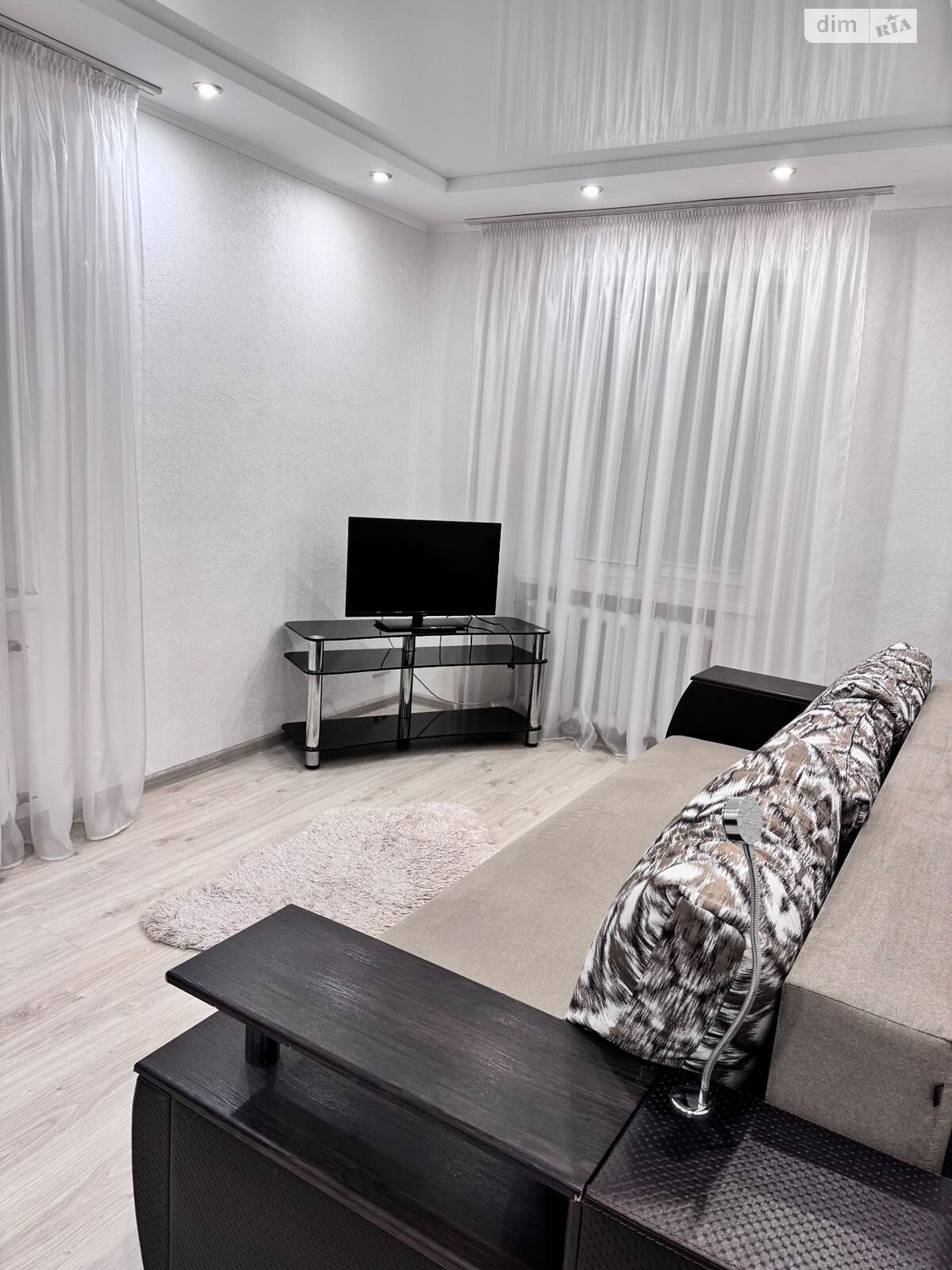 двухкомнатная квартира в Киеве, район Голосеев, на ул. Ореховатская 6 корпус 1 в аренду на долгий срок помесячно фото 1