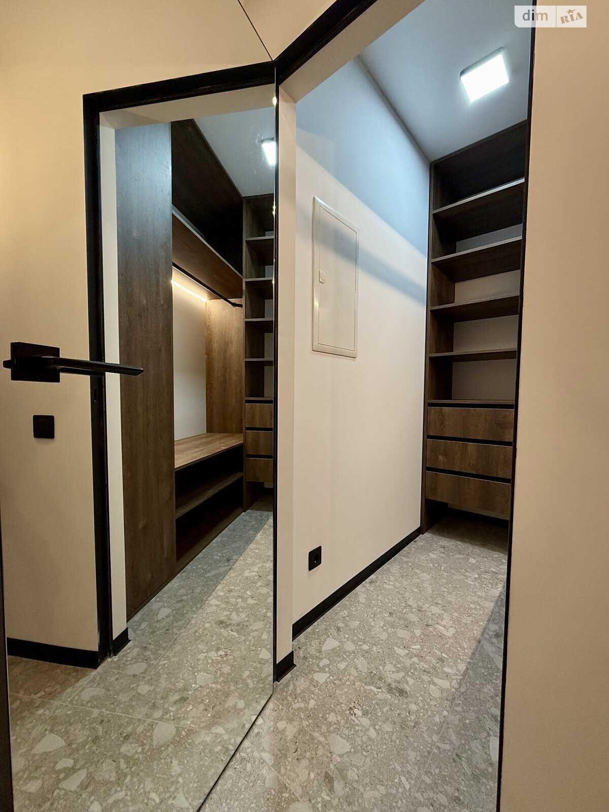 однокомнатная квартира в Киеве, район Голосеев, на ул. Юлии Здановской 28А в аренду на долгий срок помесячно фото 1