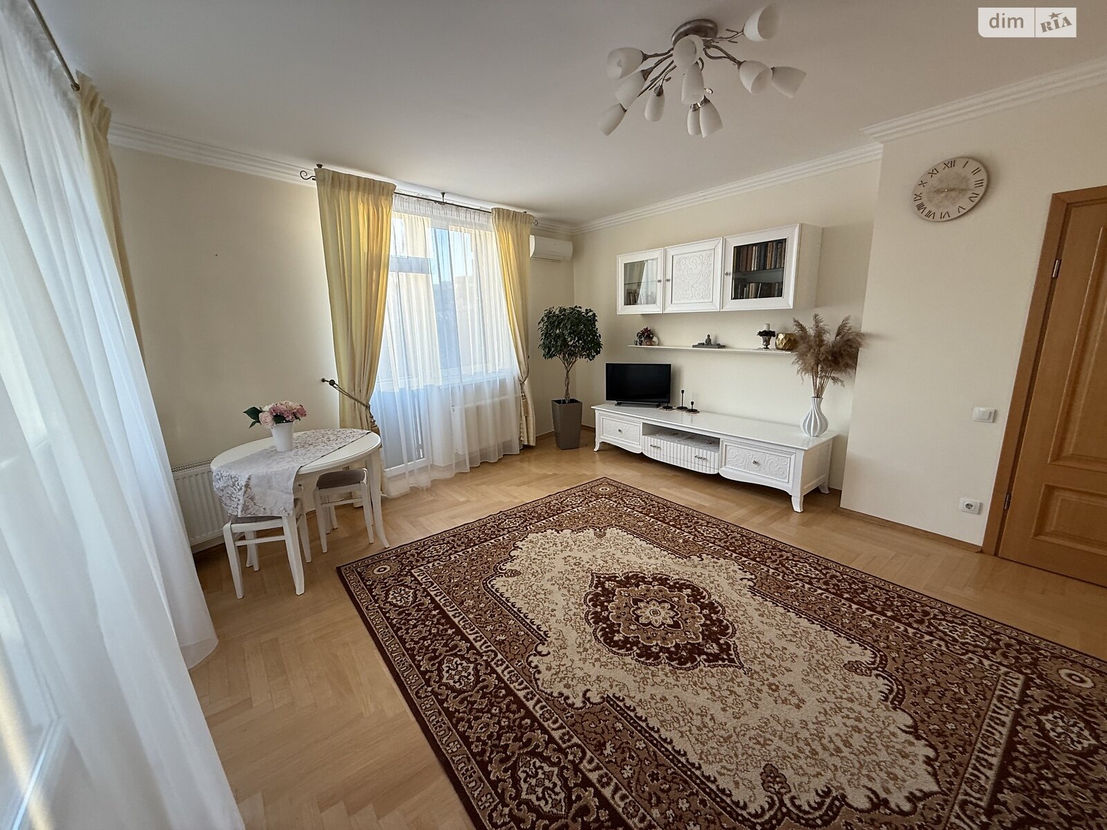 двухкомнатная квартира в Киеве, район Голосеев, на ул. Юлии Здановской 73Г в аренду на долгий срок помесячно фото 1