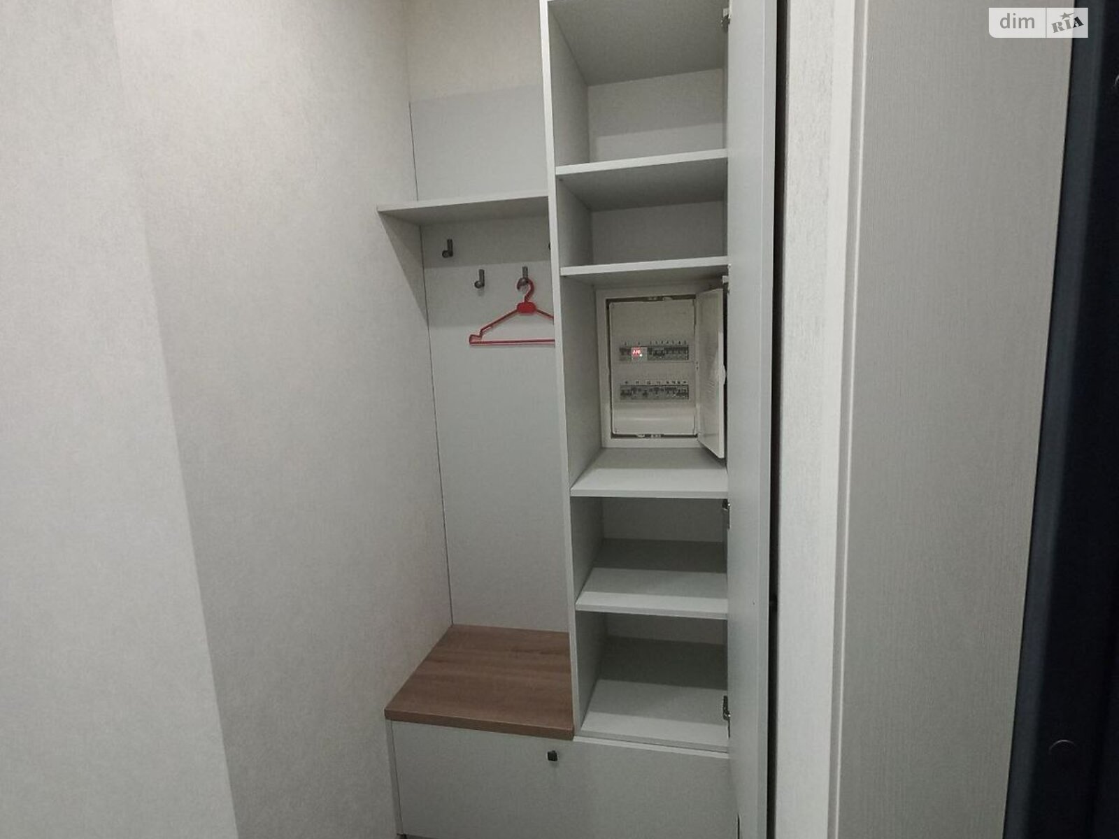 однокімнатна квартира в Києві, район Голосіїв, на вул. Юлії Здановської 34Б в довготривалу оренду помісячно фото 1 однокімнатна квартира в Києві, район Голосіїв, на вул. Юлії Здановської 34Б в довготривалу оренду помісячно фото 1